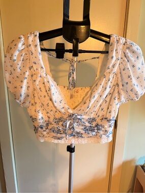 Blue Floral Puff-Sleeve Tie-Front Crop Top